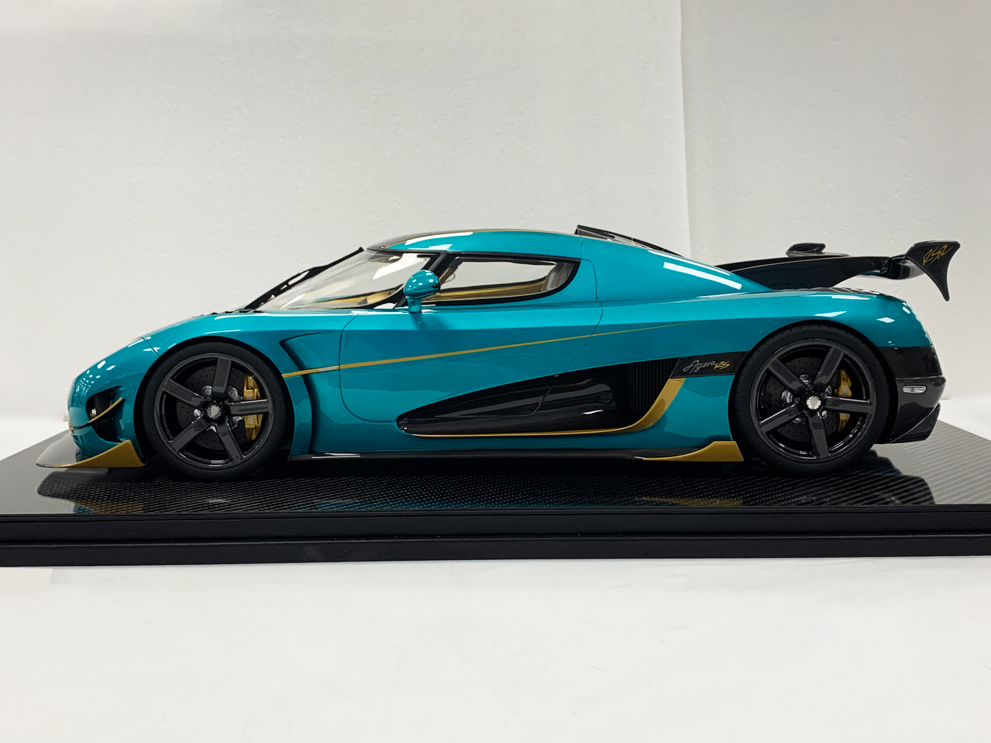 Koenigsegg Jesko – Ocean Blue Edition 1:8