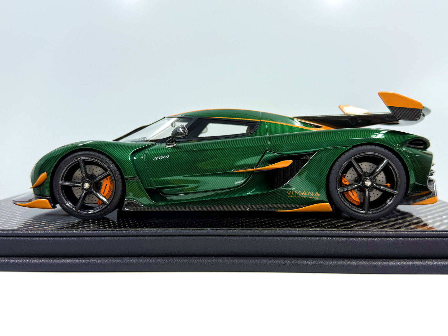 Koenigsegg Jesko – Emerald Carbon Edition 1:18