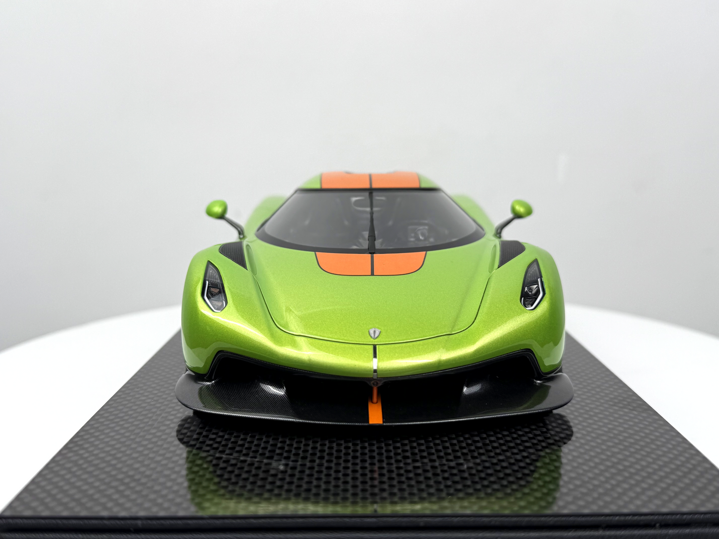 Koenigsegg Jesko Absolut – Venom Line Edition 1:18
