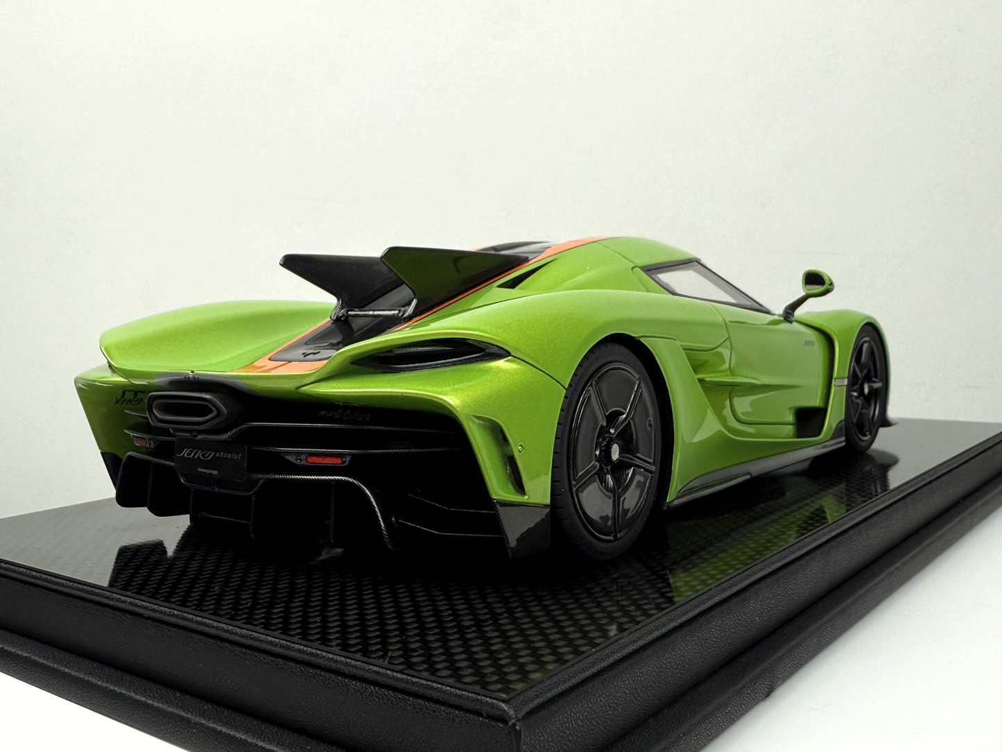 Koenigsegg Jesko Absolut – Venom Line Edition 1:18