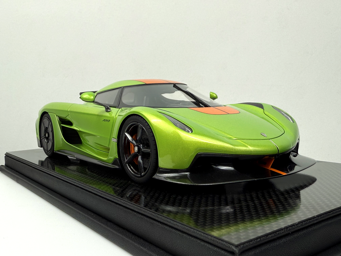 Koenigsegg Jesko Absolut – Venom Line Edition 1:18