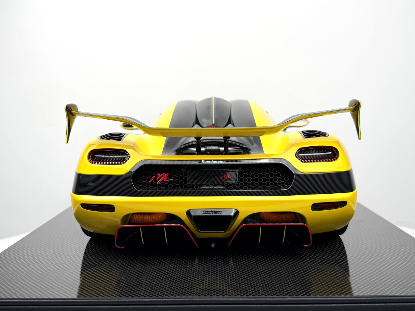 Koenigsegg Jesko – Loke Yellow Edition 1:8