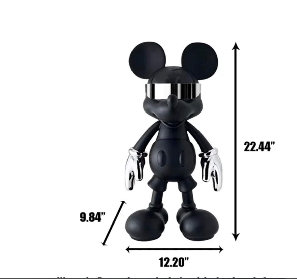 Djärv svart Mickey Mouse-statyer med polerade silvriga handskar, perfekt för modern inredning.