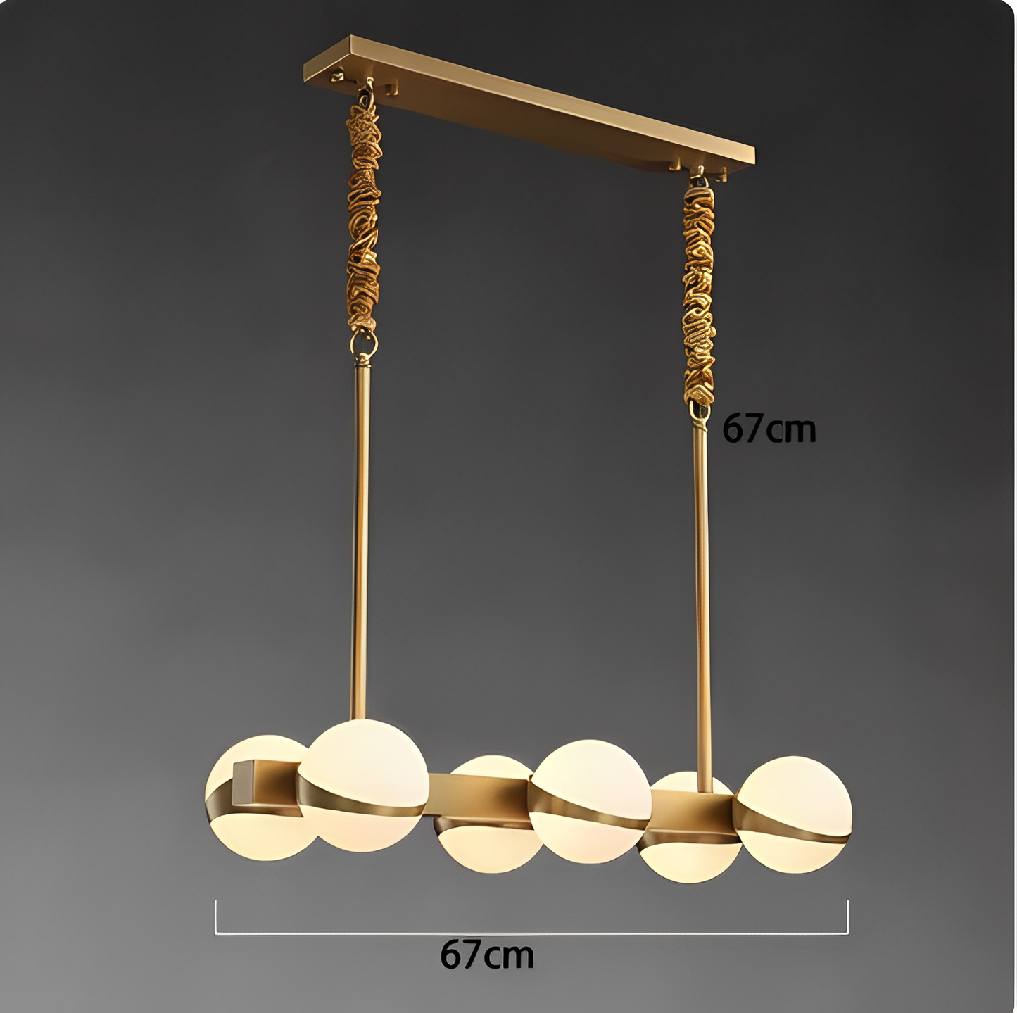 Stilfull pendellampa i ett modernt hem som lyfter både belysningen och inredningen.
Stylish pendant lamp in a modern home enhancing both lighting and interior design.