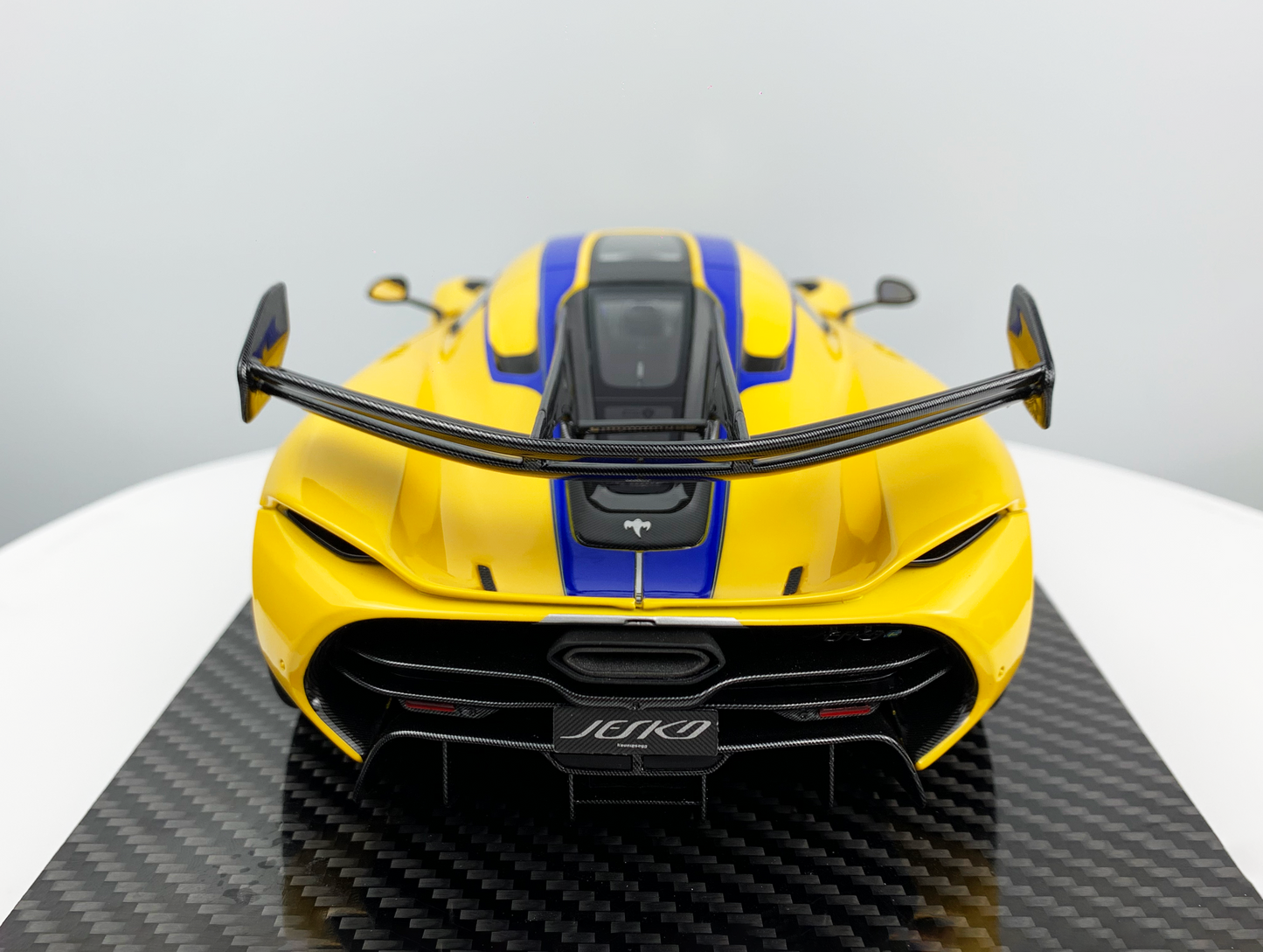 Swedish Flag Edition – Koenigsegg Jesko 1:18