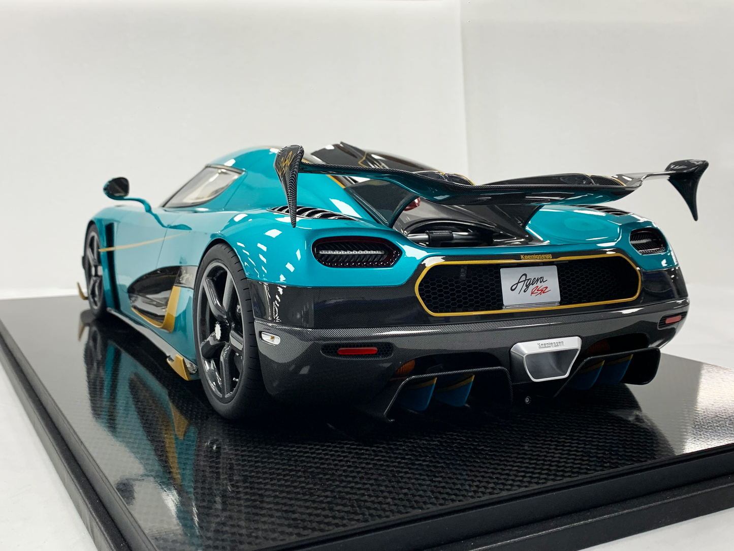 Koenigsegg Jesko – Ocean Blue Edition 1:8