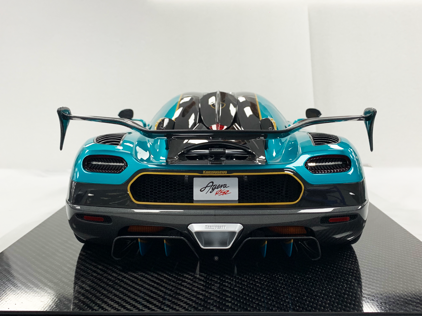 Koenigsegg Jesko – Ocean Blue Edition 1:8