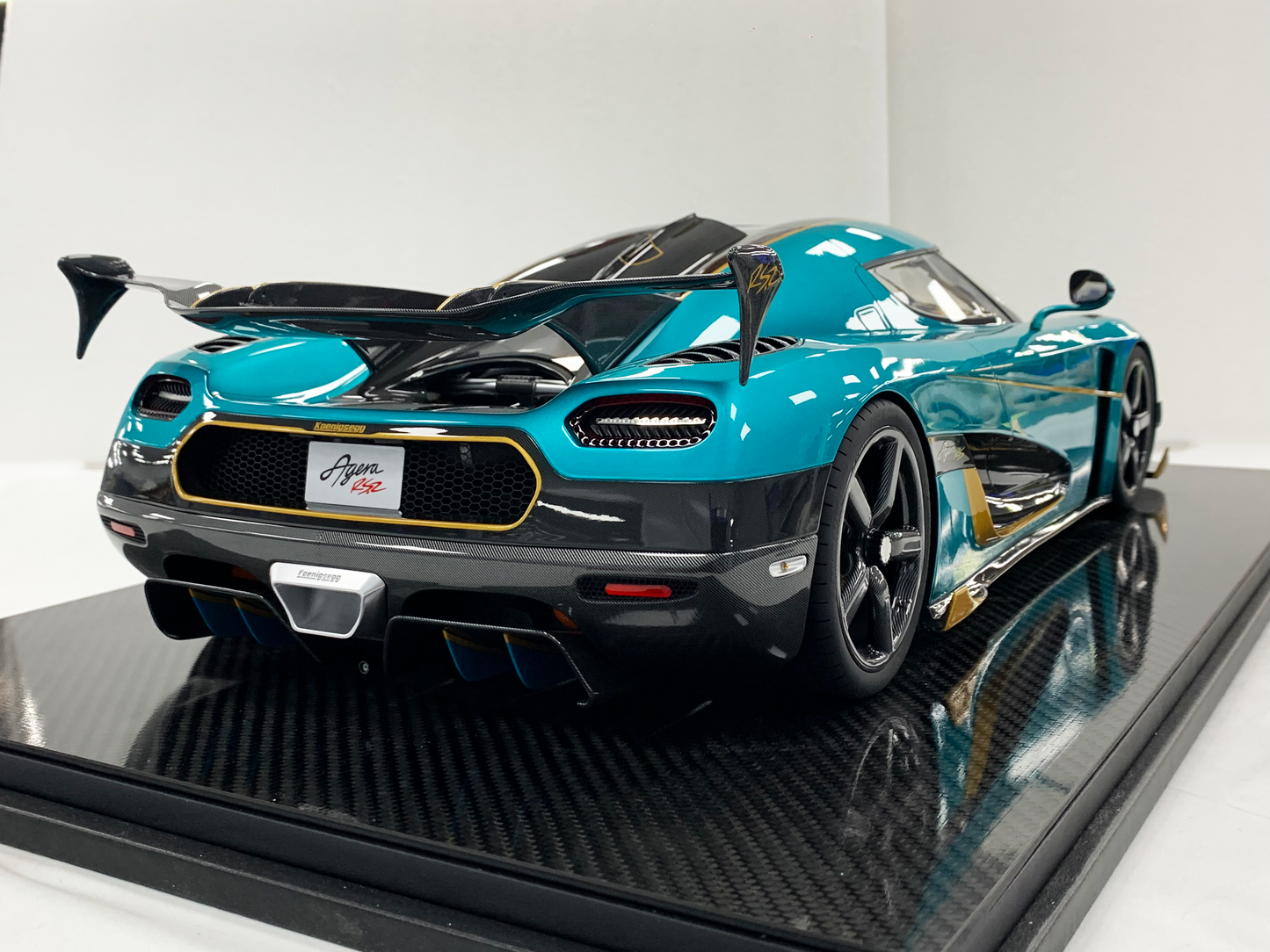 Koenigsegg Jesko – Ocean Blue Edition 1:8