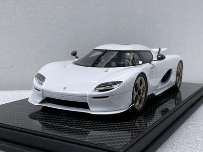 Koenigsegg CC850 – Crystal White Edition 1:18