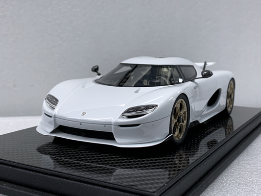Koenigsegg CC850 – Crystal White Edition 1:18