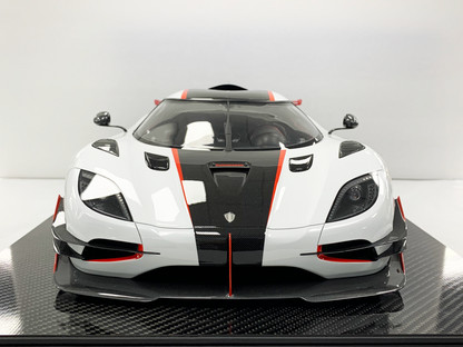 Koenigsegg Agera RS – Ghost Edition 1:8