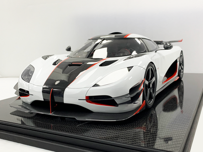 Koenigsegg Agera RS – Ghost Edition 1:8