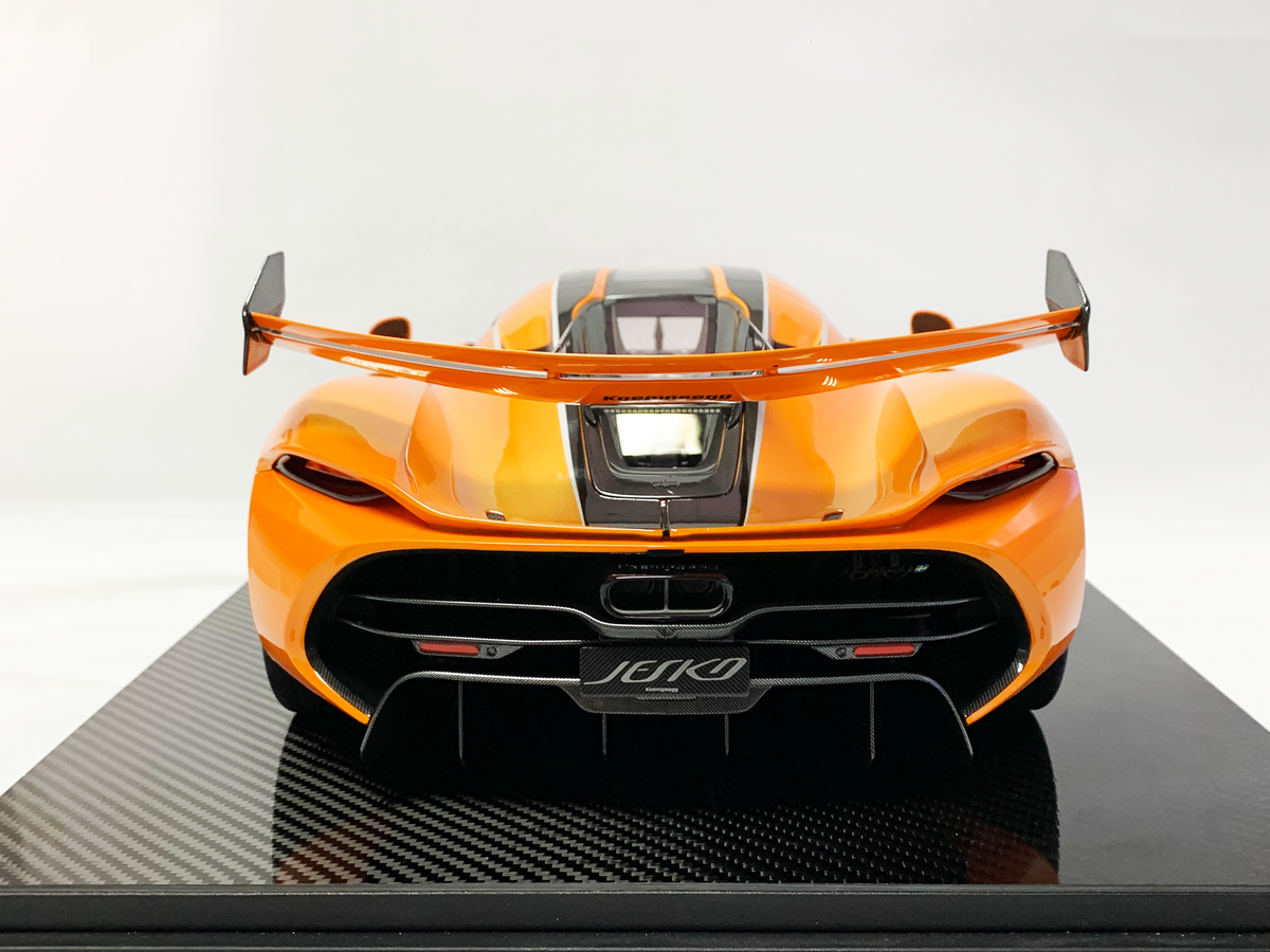 Koenigsegg Jesko – Tango Blaze Edition 1:8