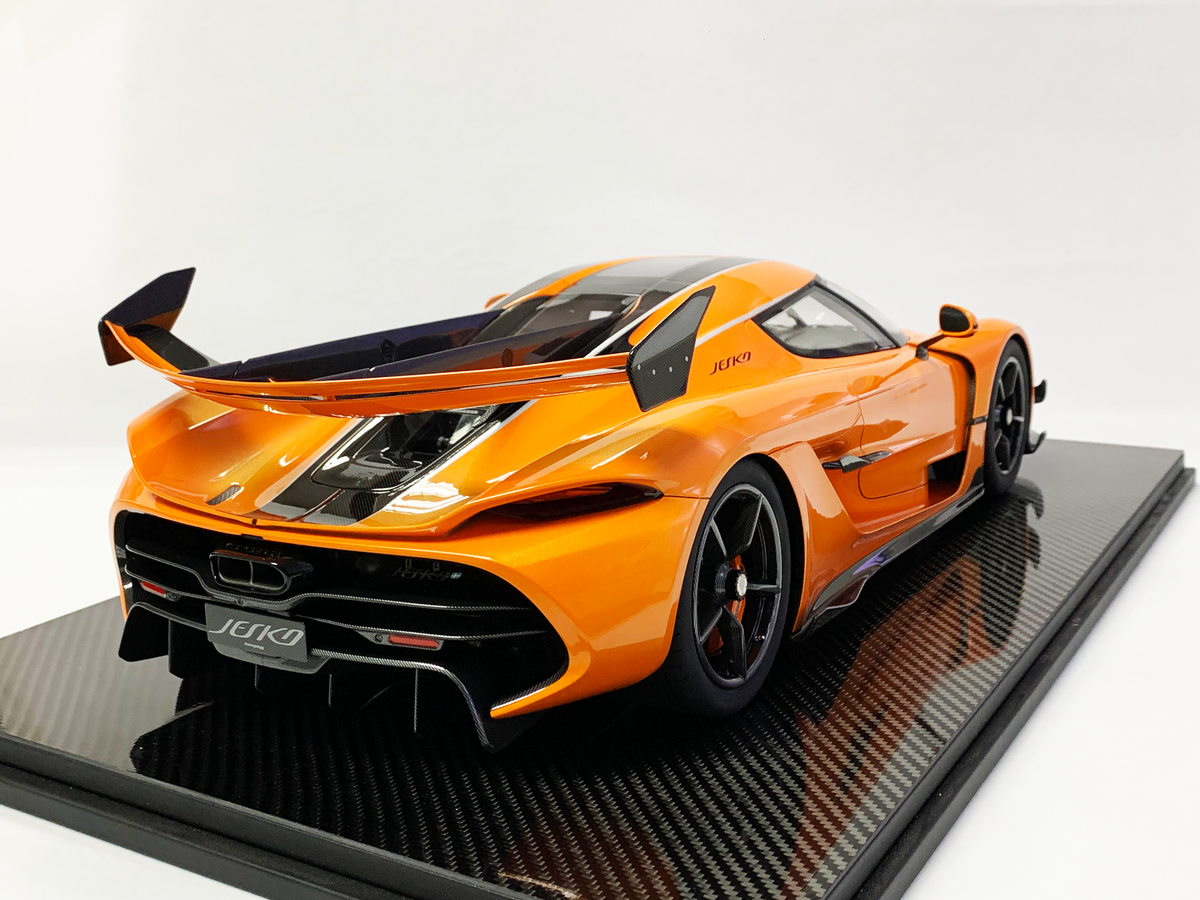 Koenigsegg Jesko – Tango Blaze Edition 1:8