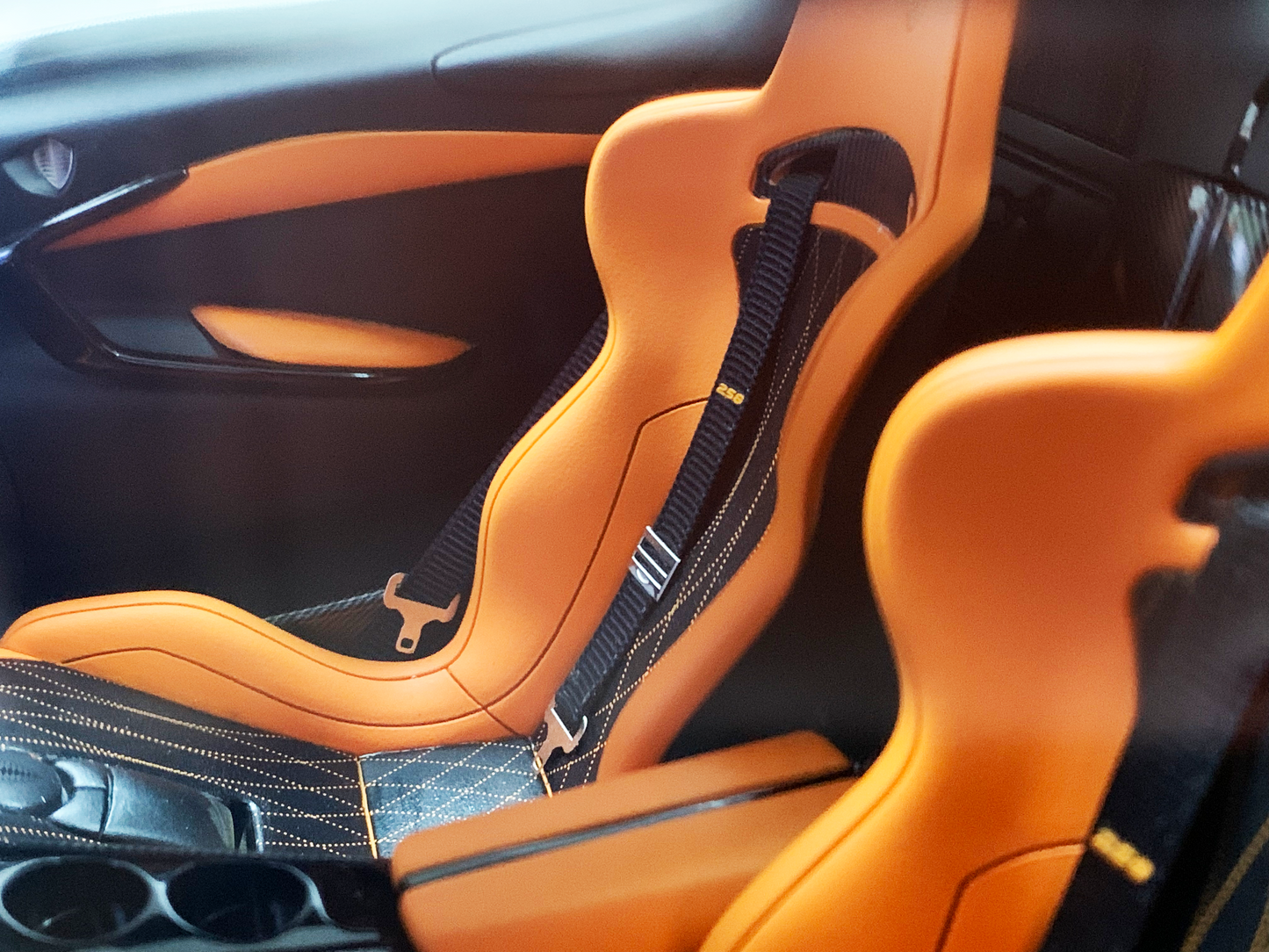 Koenigsegg Jesko – Tango Blaze Edition 1:8