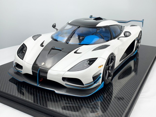 Koenigsegg Jesko – Pearl White Edition 1:8