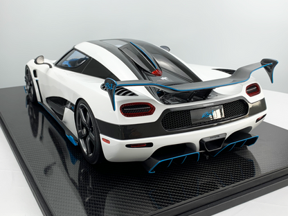 Koenigsegg Jesko – Pearl White Edition 1:8