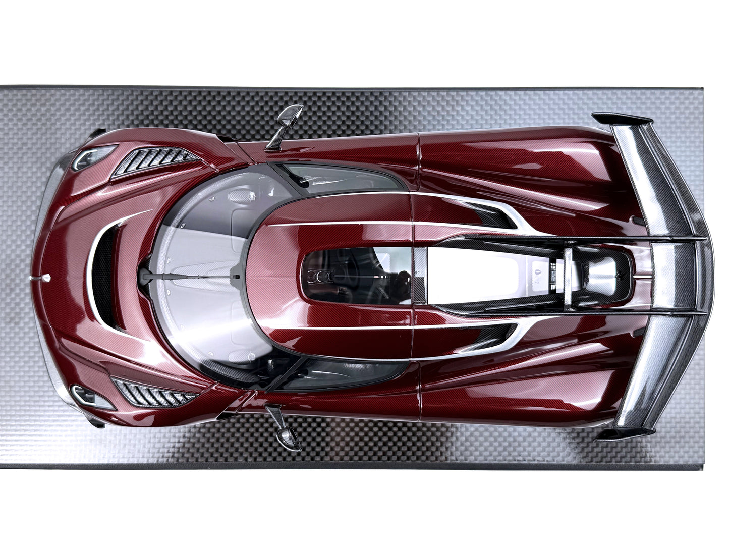 Koenigsegg Jesko – Red Tinted Carbon Edition 1:18