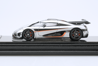 Koenigsegg One:1 – Open Silver Edition 1:64