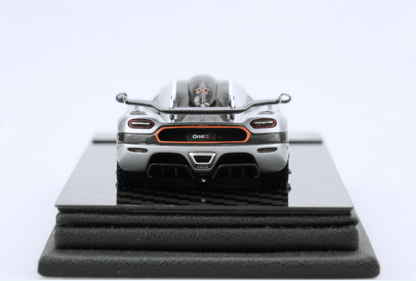 Koenigsegg One:1 – Open Silver Edition 1:64