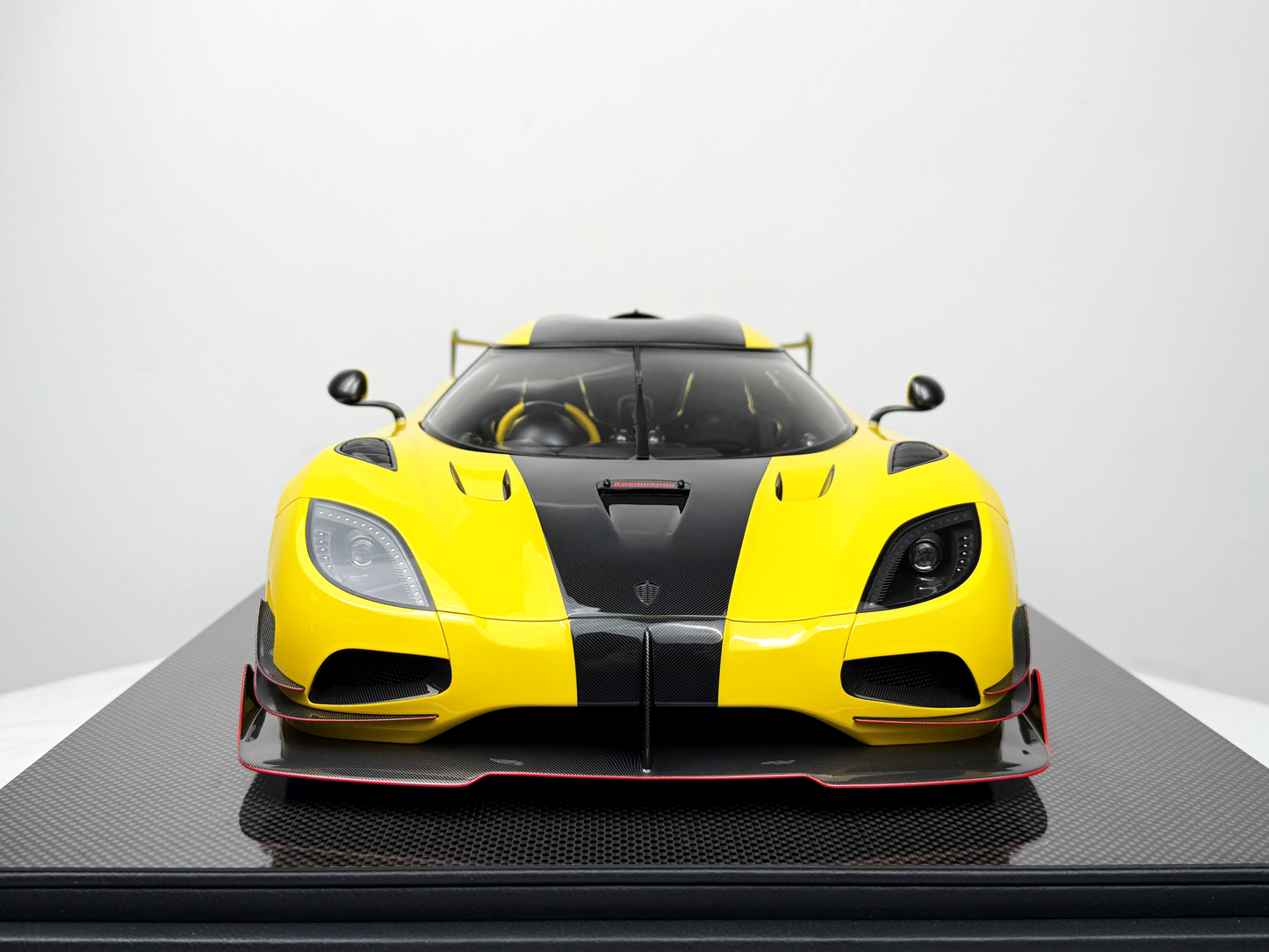 Koenigsegg Jesko – Loke Yellow Edition 1:8
