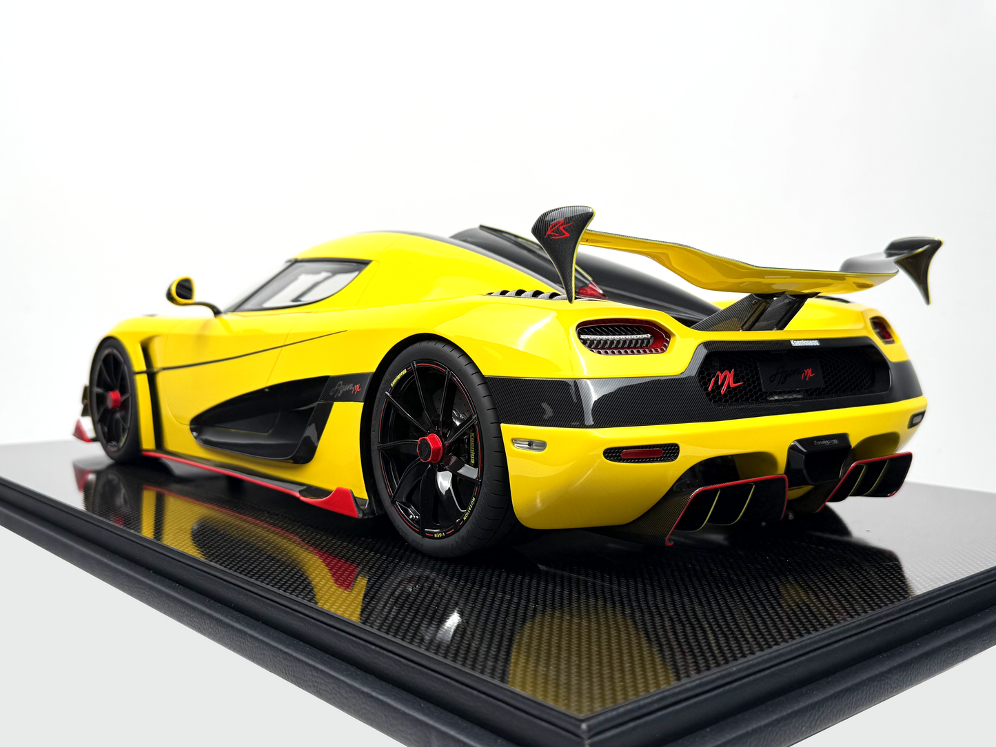 Koenigsegg Jesko – Loke Yellow Edition 1:8
