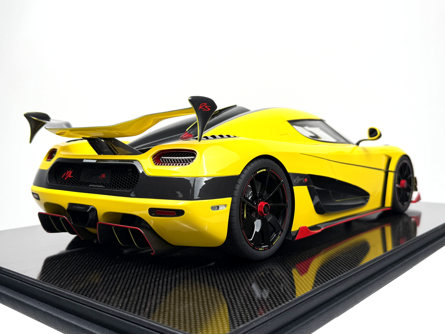 Koenigsegg Jesko – Loke Yellow Edition 1:8
