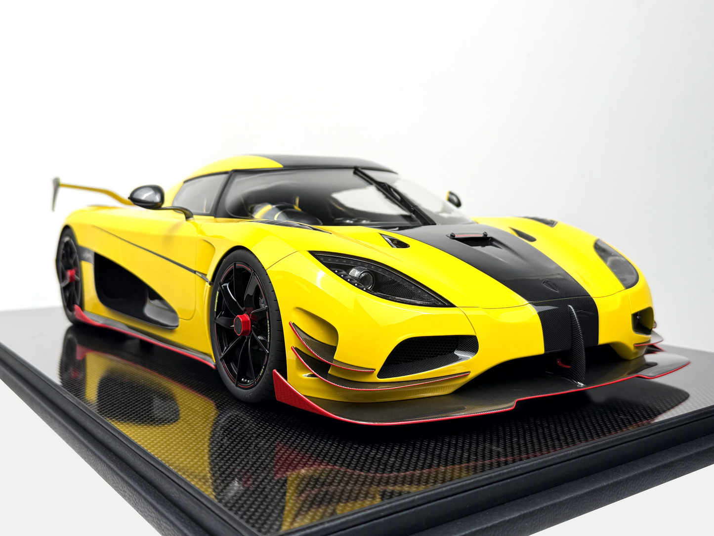 Koenigsegg Jesko – Loke Yellow Edition 1:8