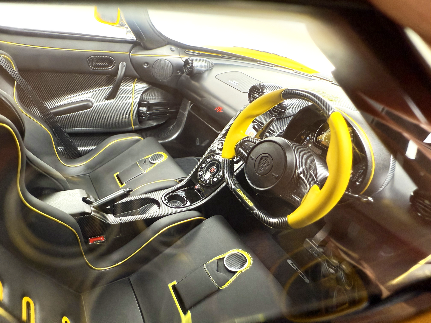 Koenigsegg Jesko – Loke Yellow Edition 1:8