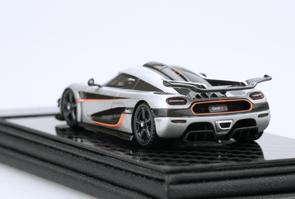 Koenigsegg One:1 – Open Silver Edition 1:64