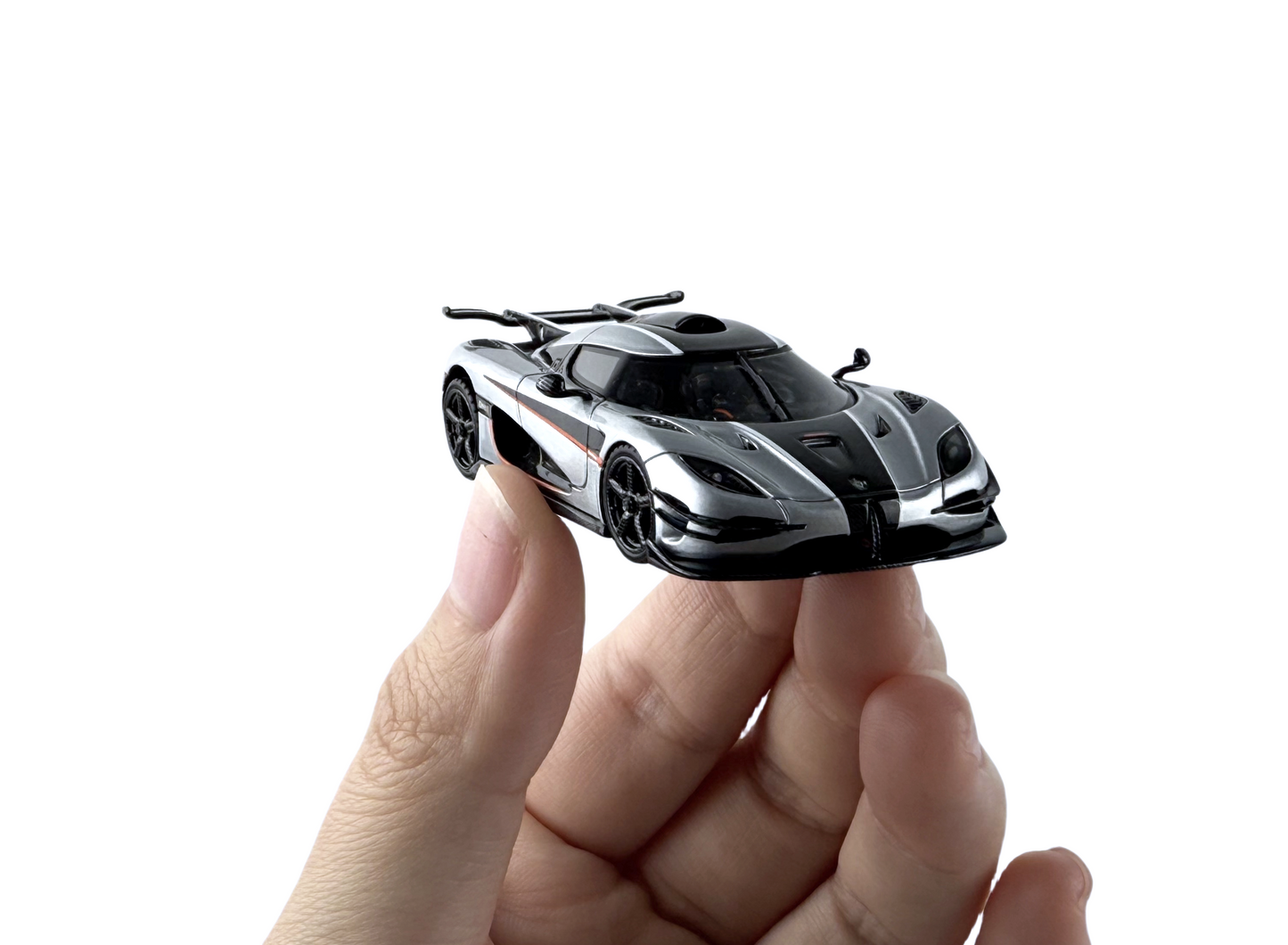 Koenigsegg One:1 – Open Silver Edition 1:64