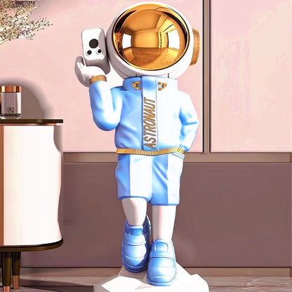 Astronautfigur med Projektorlampa – Stämningsfull Rymdbelysning i Flera Färger