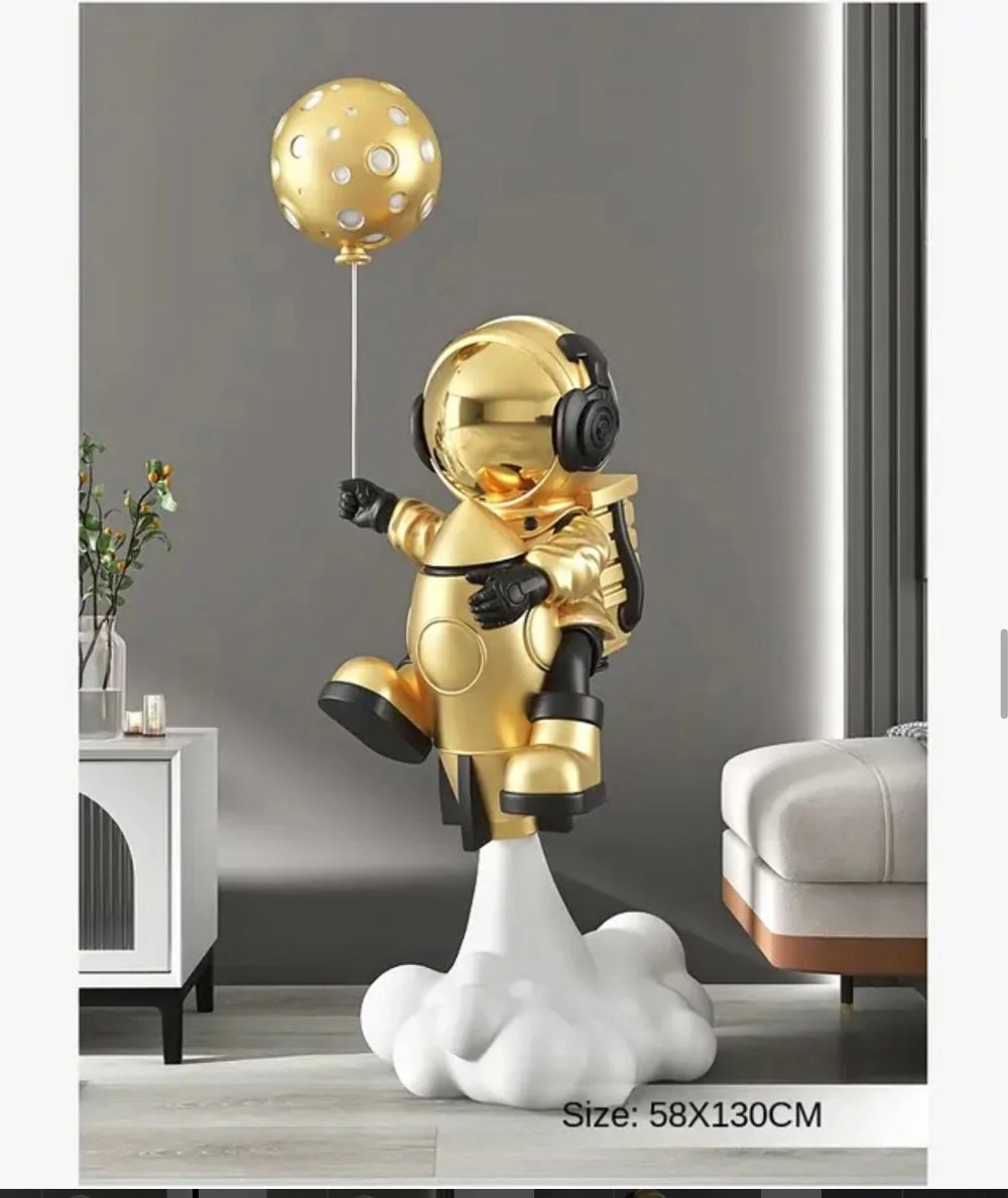 Exklusiv guldspecifik utgåva av Astro Rocket, perfekt för samlare som uppskattar lyx och futurism.