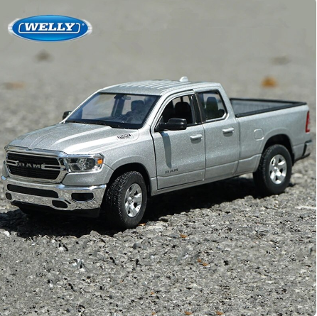 Welly 1/24 DODGE RAM 1500 Alloy Pickup Modell Simulering Diecast Metal Toy Terrängfordon Bilmodell Collection Barngåvor